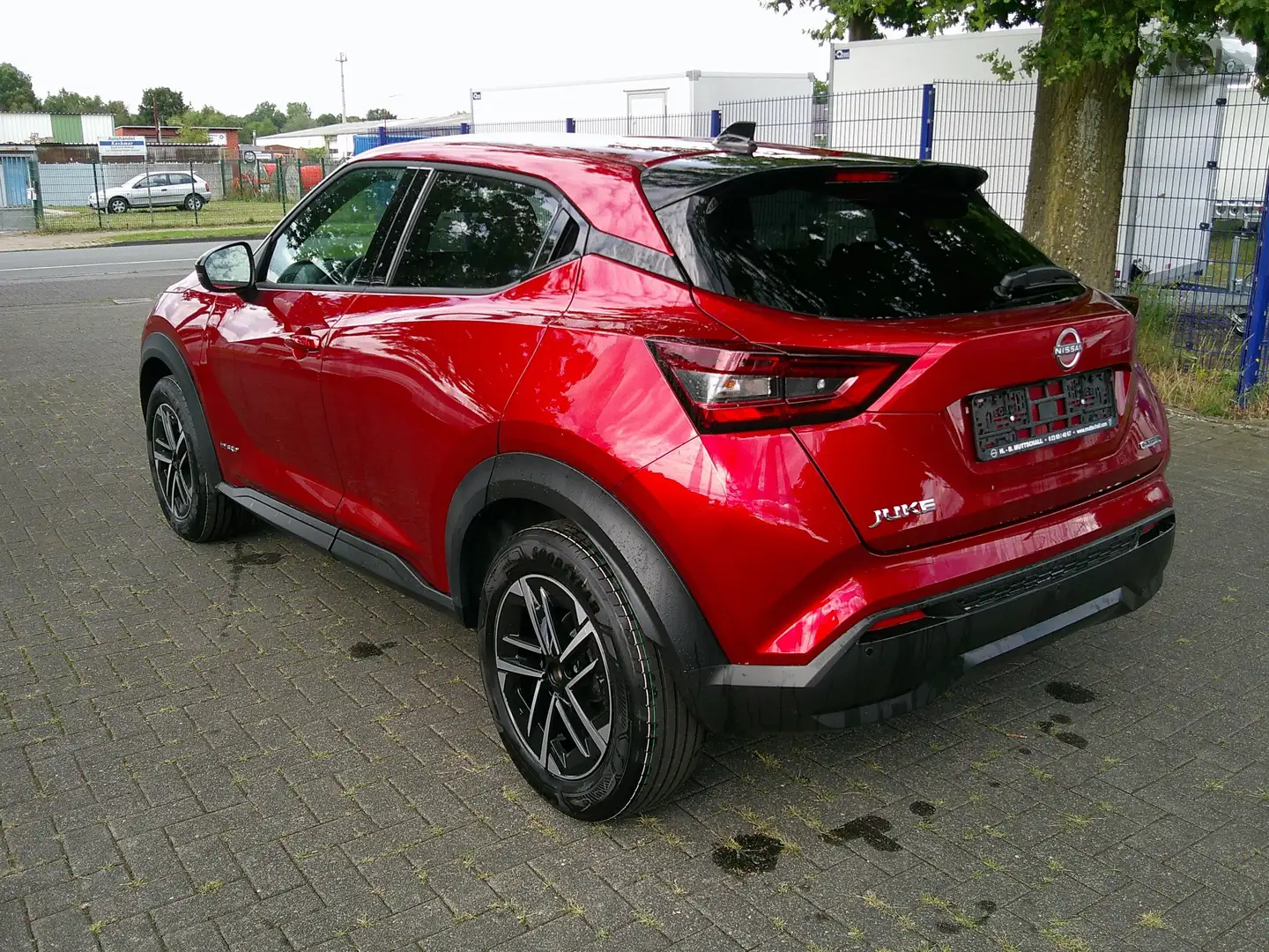 Nissan Juke 1,6 HYBRID 143 PS 4AMT N-CONNECTA Winter II BFS Rot - 2