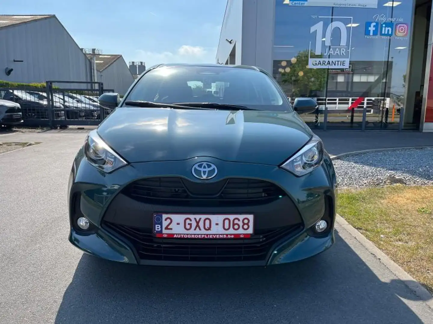 Toyota Yaris Dynamic 1.5HYB CVT Groen - 2