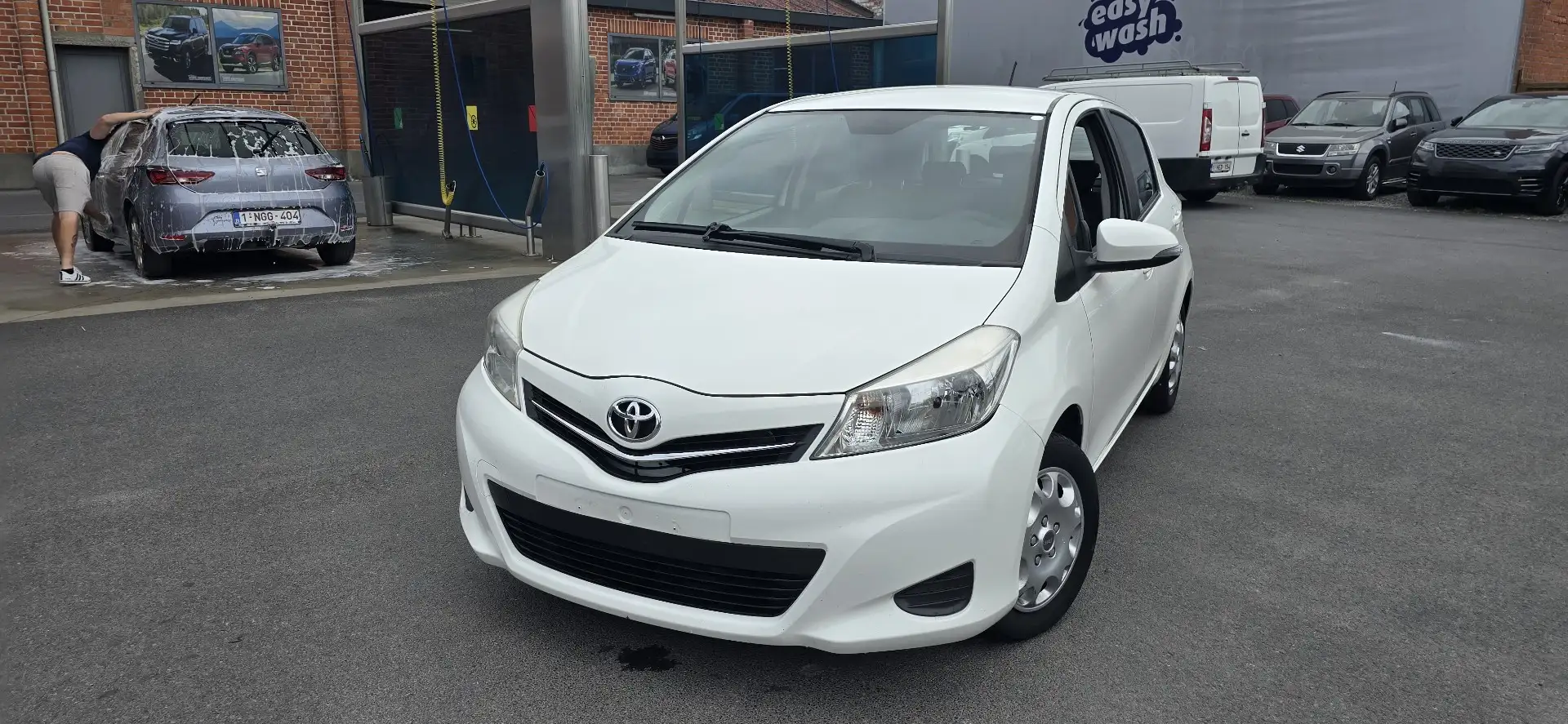 Toyota Yaris 1.0 linea sol - 2