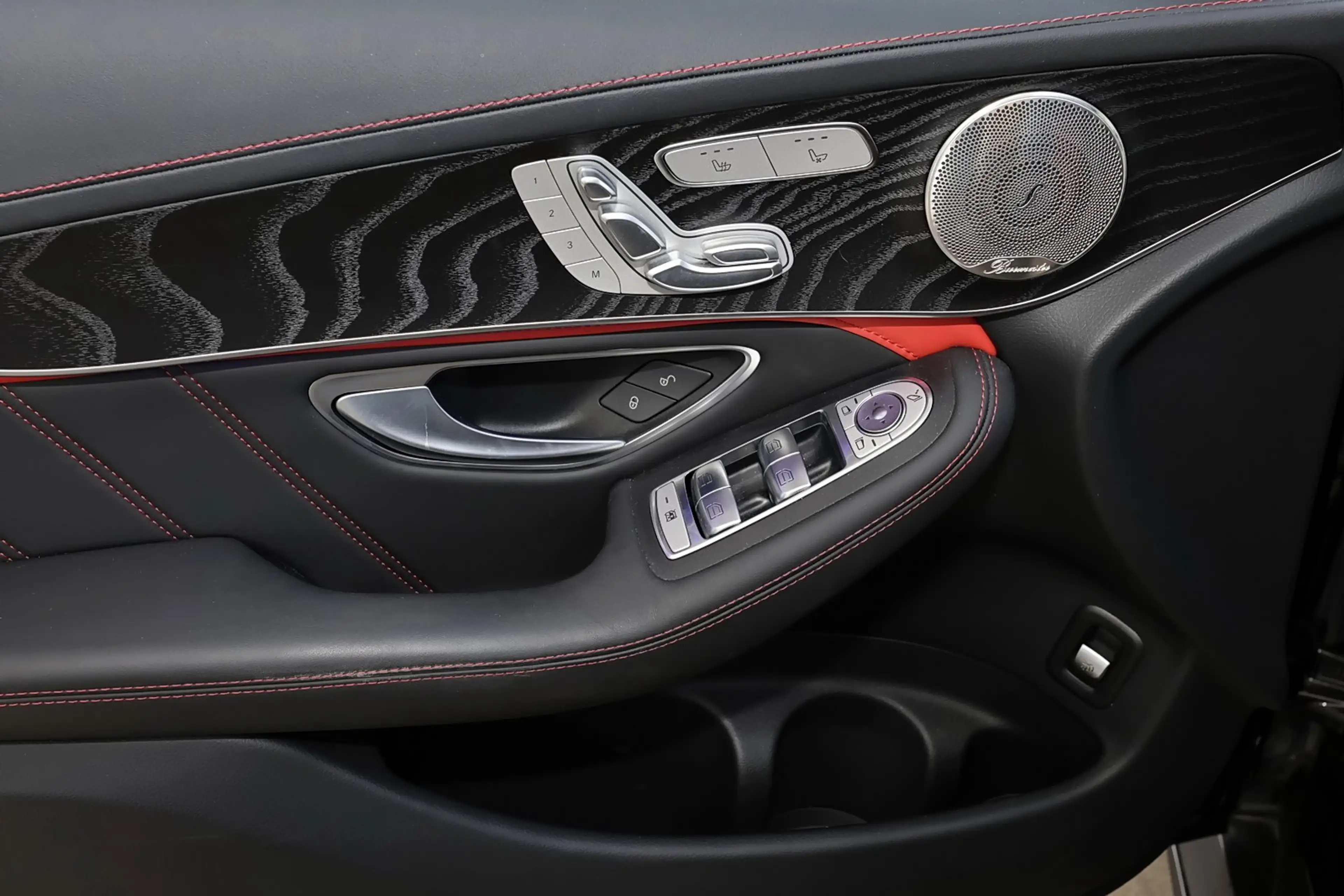 Mercedes-Benz GLC 63 AMG 4M+ HUD+360°+Night+21+MBUX+LED — photo 13