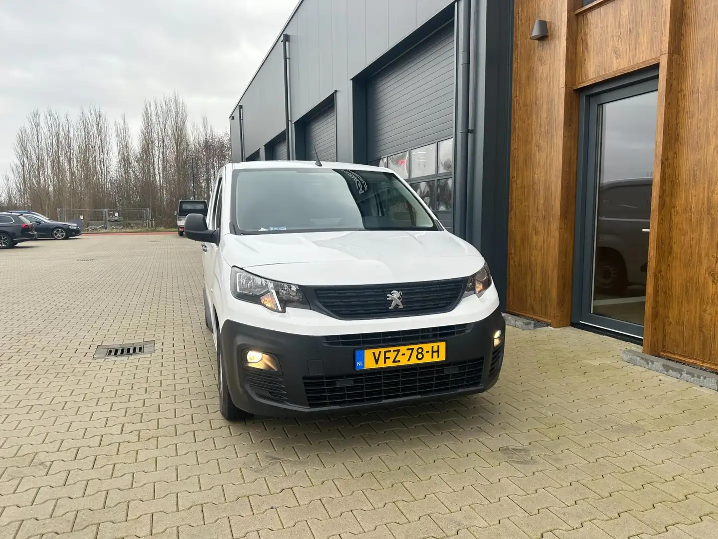 Peugeot Partner 1.5 BlueHDI Premium Blanc - 2