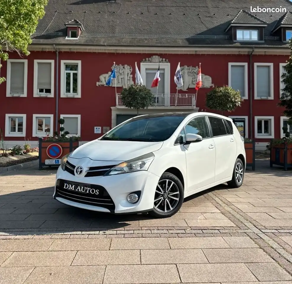 Toyota Verso 1.6 d4-d toit panoramique