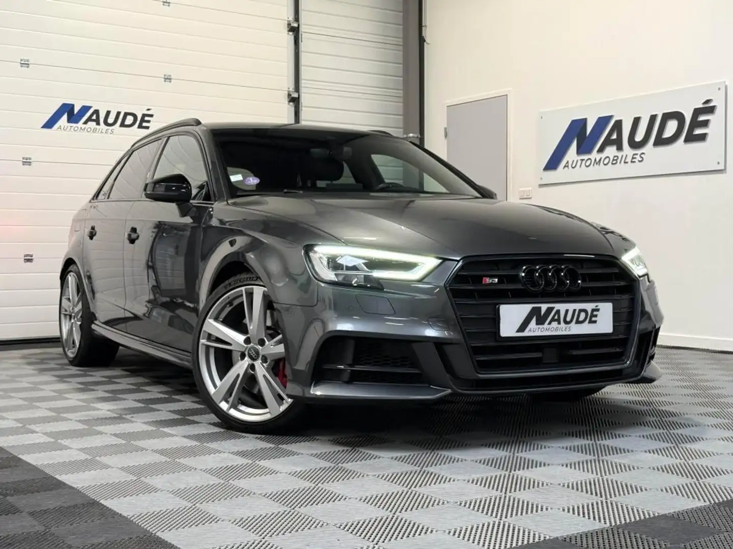 Audi S3 8V2 Quattro 2.0 50 TFSI 300 CH S-tronic Gris - 1