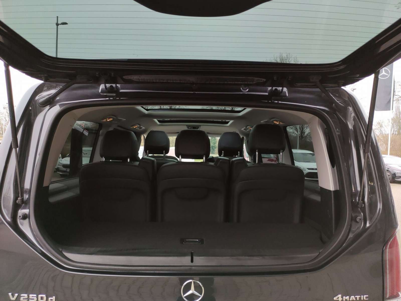 Mercedes-Benz V 250