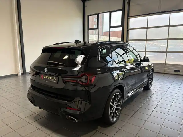 BMW X3 view 5