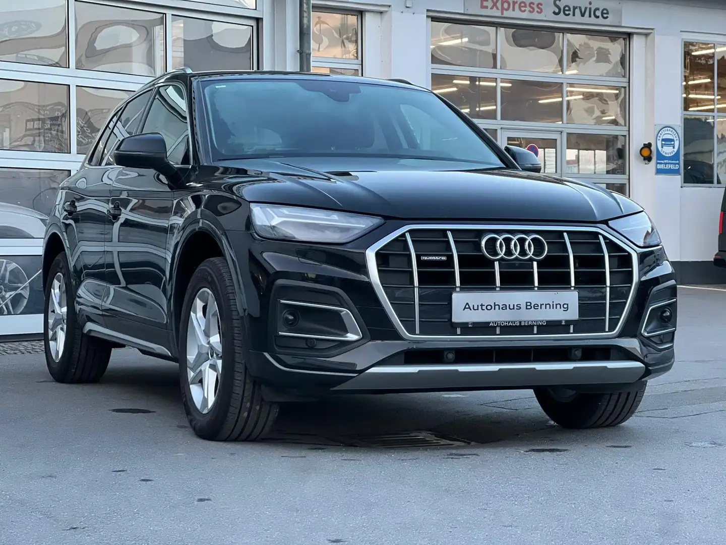 Audi Q5 40TDI QUATTRO AHK MATRIX STANDHEIZ 360 ACC Noir - 1