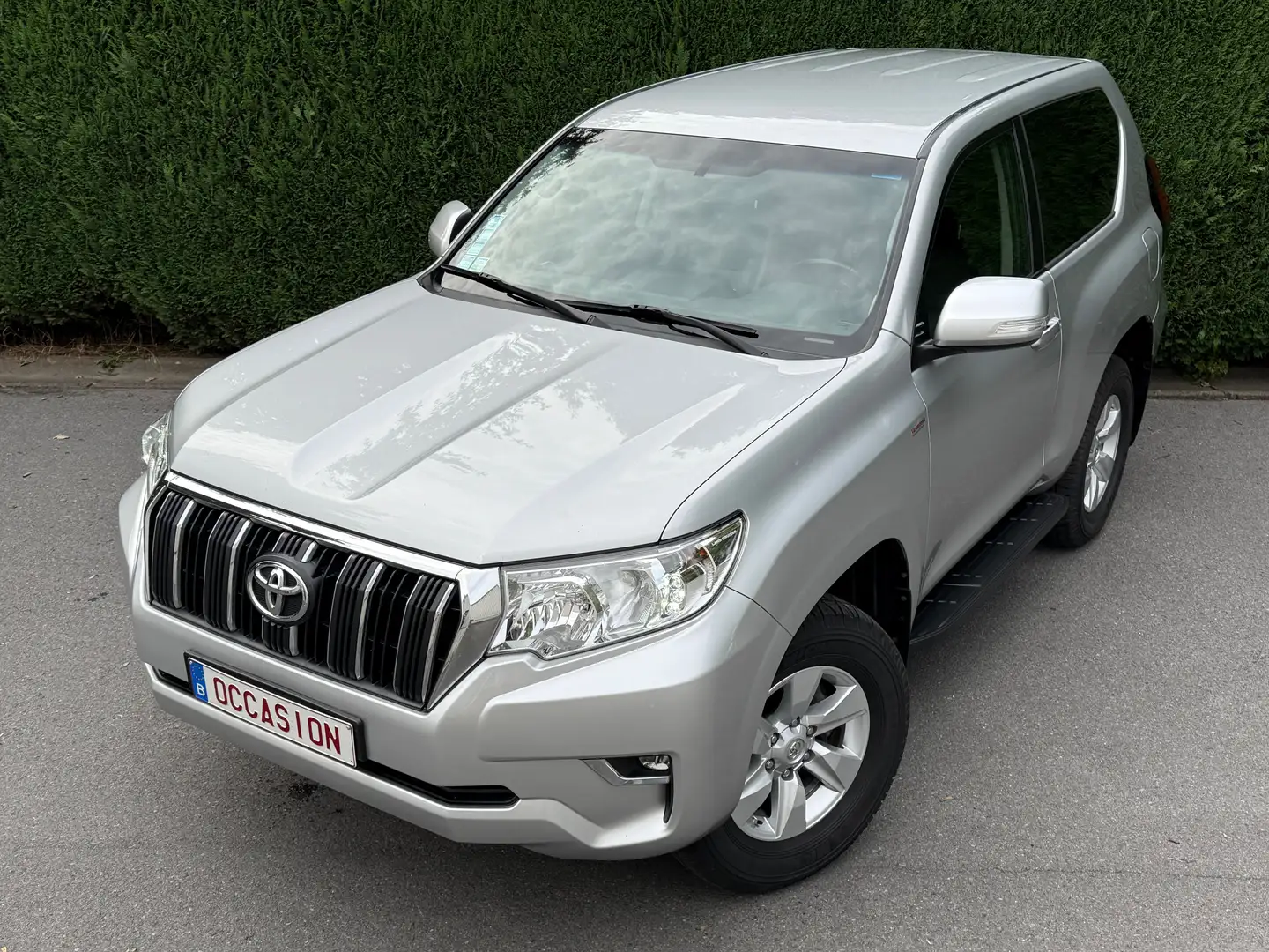 Toyota Land Cruiser Country 2.8L 204CV Aut. 3 Portes Caméra/CUIR Gris - 1