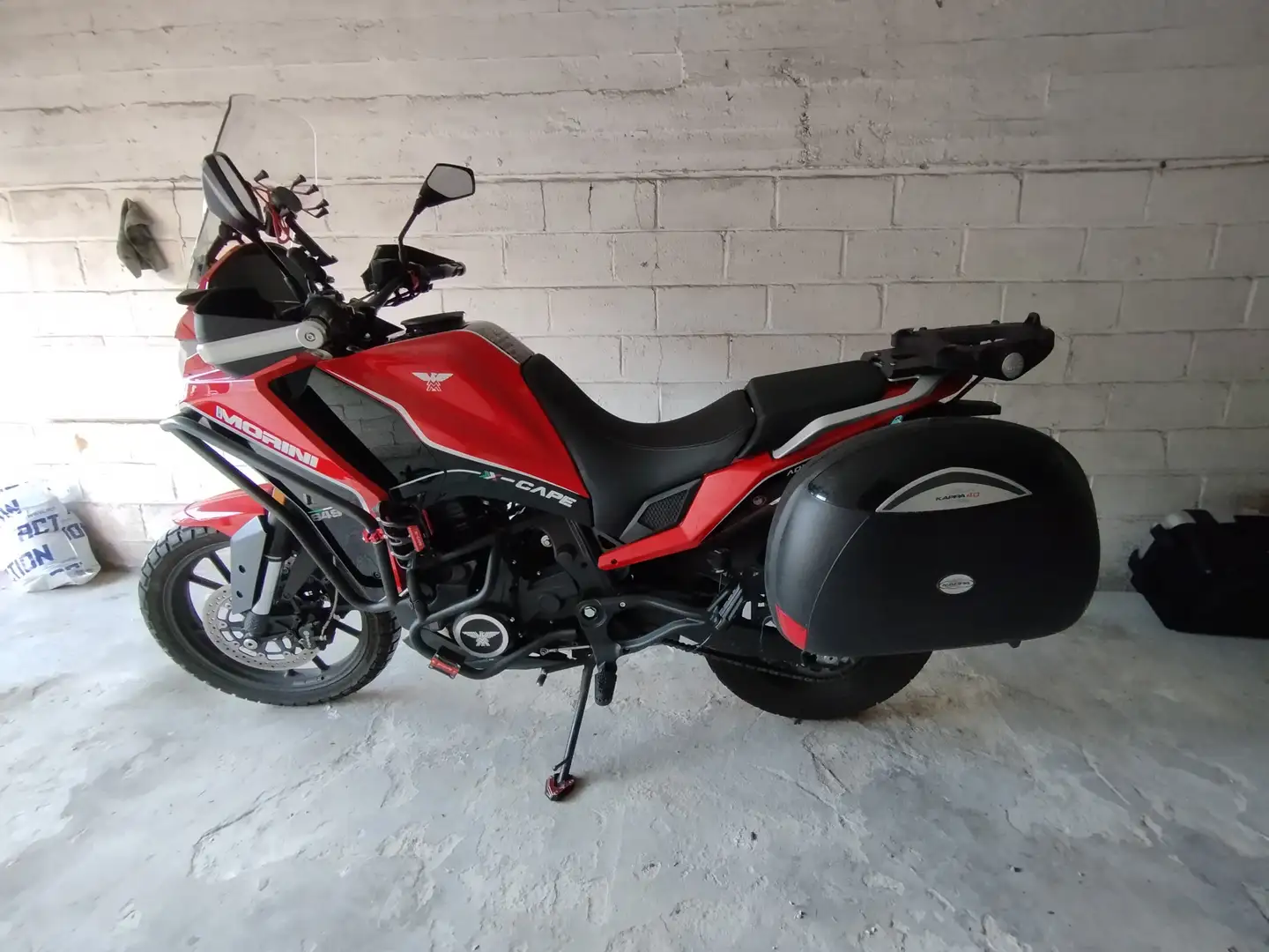 Moto Morini X-Cape Rood - 1