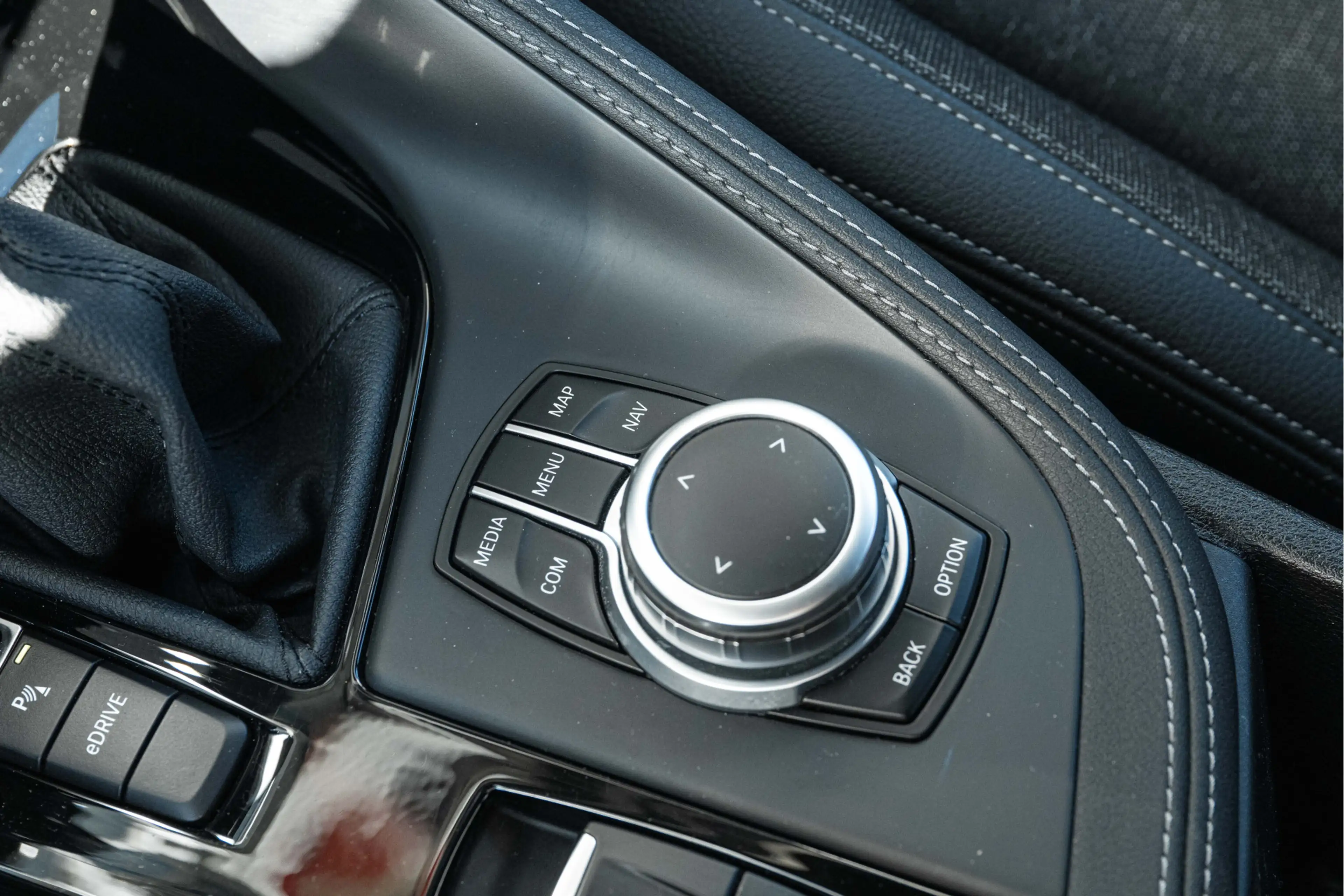 BMW X2 xDrive25e M Sport Automaat / Sportstoelen / Active — photo 14