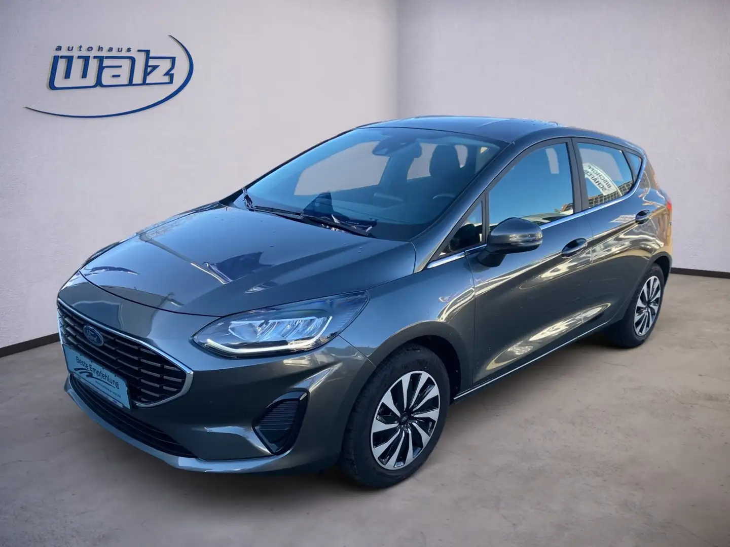 Ford Fiesta Titanium 5-trg 1.1i 55KW/75PS Navi,Winterpaket, LE Gris - 1