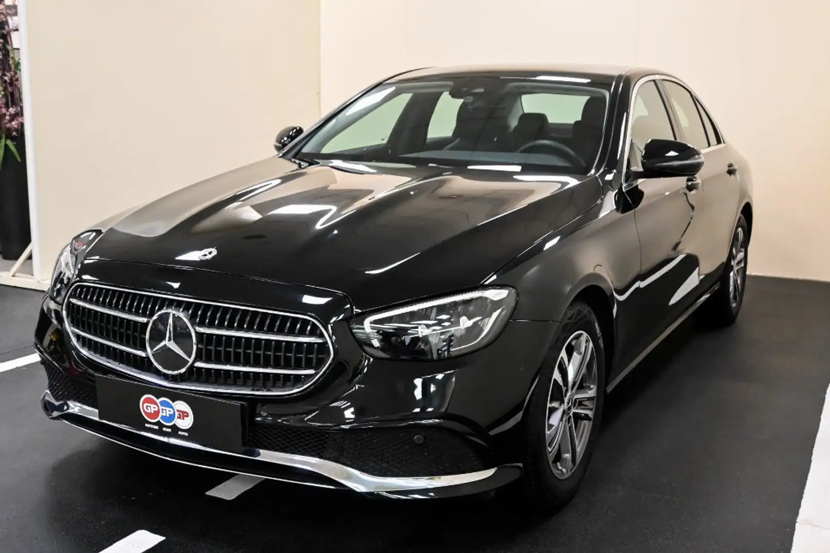 Mercedes-Benz E 220 d 4Matic Auto Business Sport Nero - 2