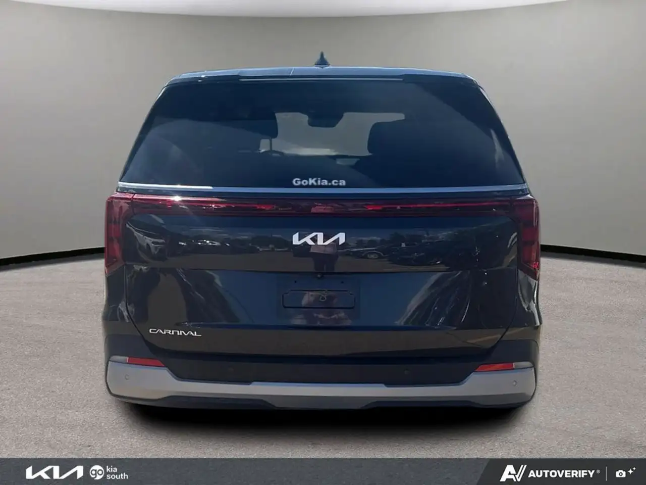 Kia Carnival снимка Kia Carnival