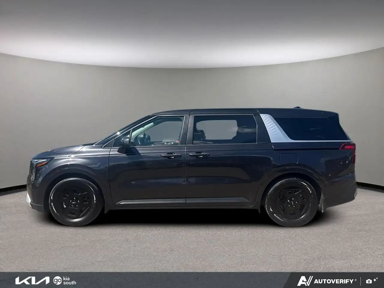 Kia Carnival снимка Kia Carnival