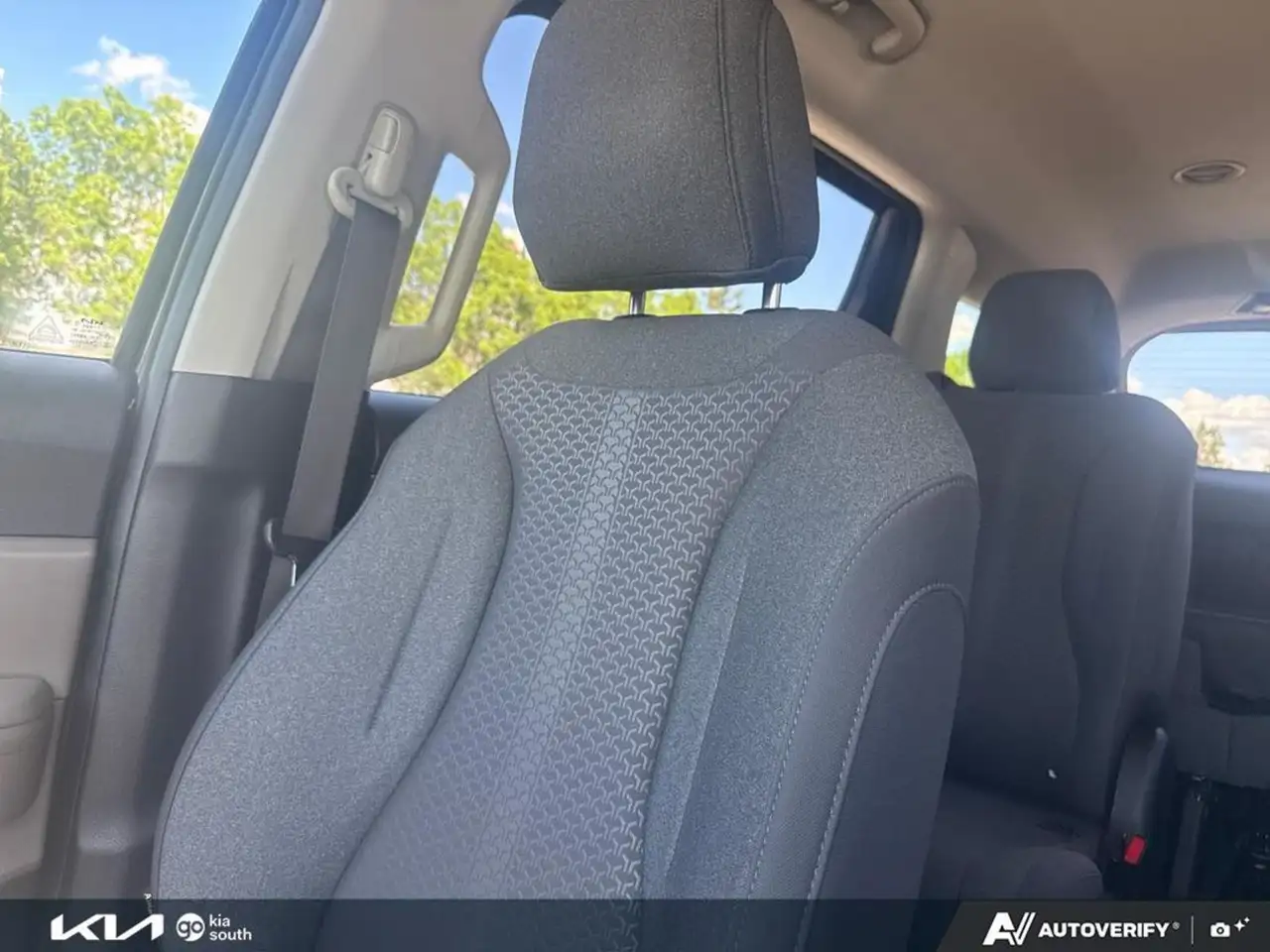 Kia Carnival снимка Kia Carnival
