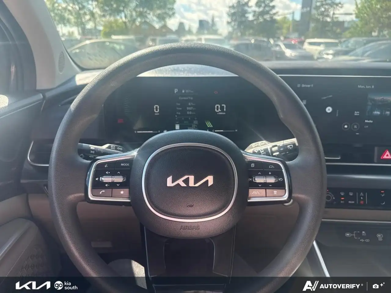 Kia Carnival снимка Kia Carnival