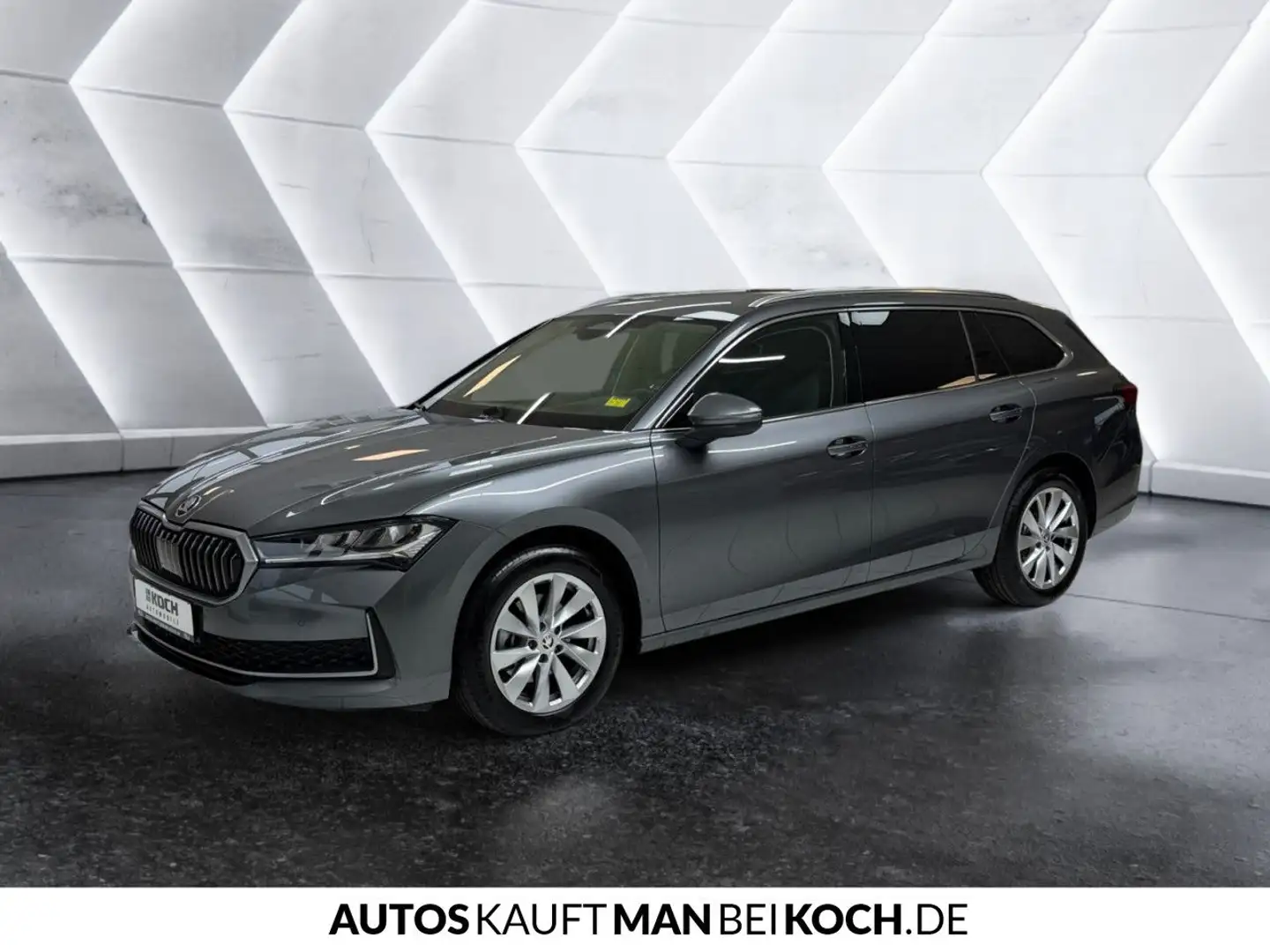 Skoda Superb Combi IV 1.5 TSI DSG SELECTION HuD AHK NAV Grau - 2