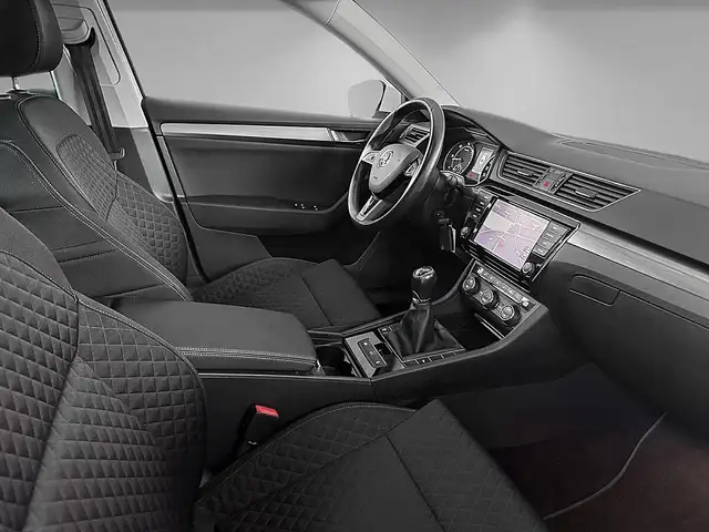 Skoda Superb view 8