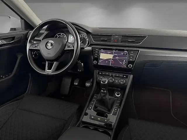 Skoda Superb view 10