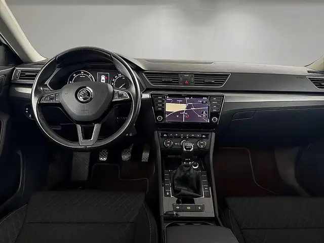 Skoda Superb view 9