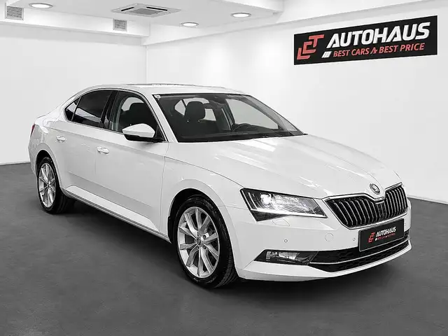 Skoda Superb view 4