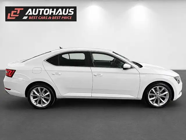 Skoda Superb view 5