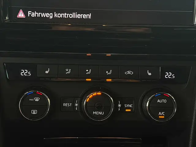 Skoda Superb view 13