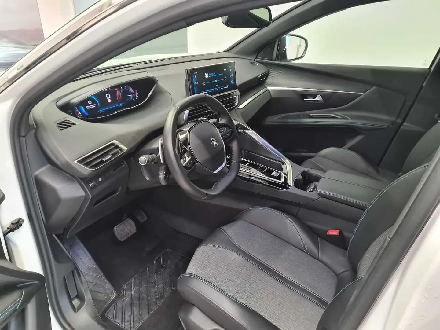 Peugeot 3008 Allure Pack BlueHDi 130cv S&S EAT8 AZIENDALE! Noir - 2
