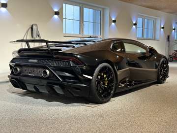 Huracán Evo Novitec Akrapovic Garantie bis 2026