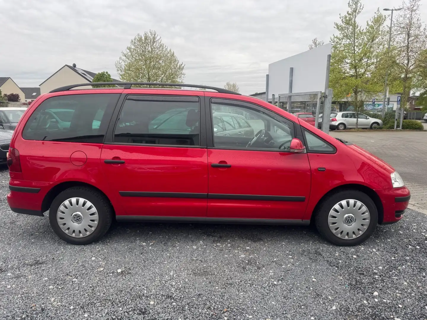 Volkswagen Sharan 2.0TDI 140PS BlueMotion AHK 7.Sitze2.Hand Rot - 2