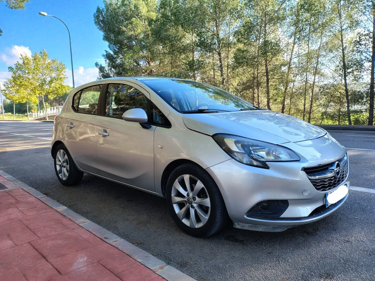 Opel Corsa 1.4 Color Edition 90 - 1