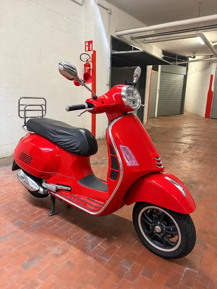 Vespa GTS 300