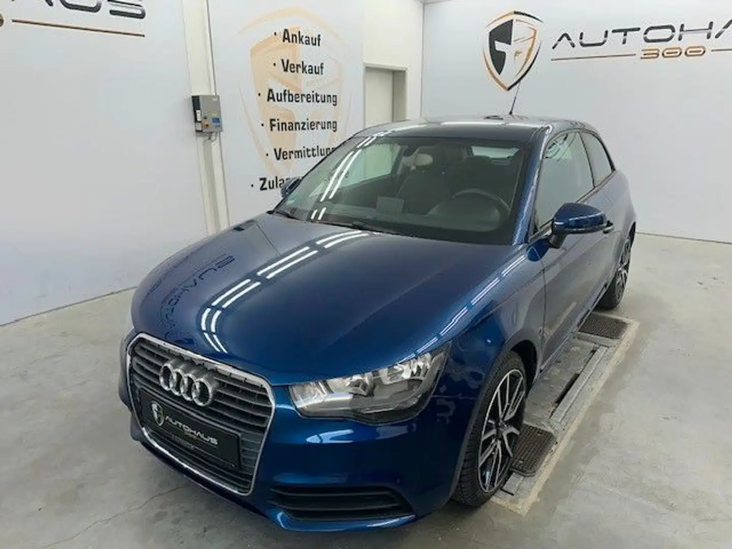 Audi A1 attraction KLIMAAUTO PDC SHZ SCHECKHEFT Blau - 1