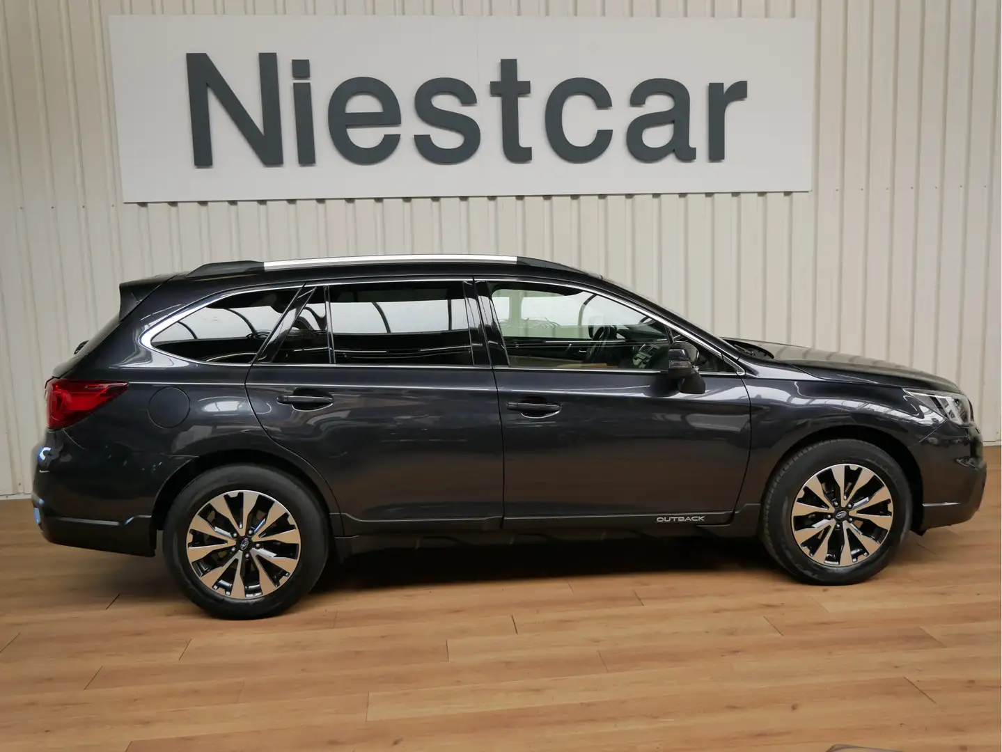 Subaru OUTBACK 2.5i Premium Šedá - 2