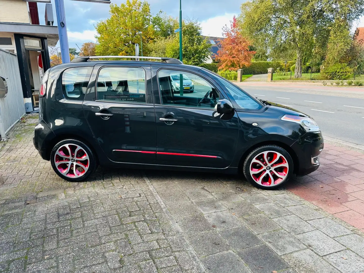Citroen C3 Picasso 1.4 VTi Exclusive Zwart - 2