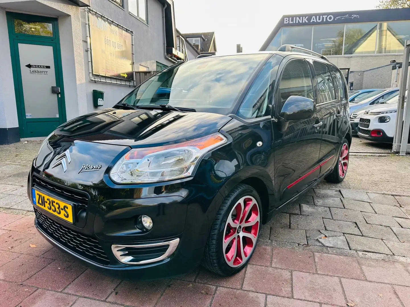 Citroen C3 Picasso 1.4 VTi Exclusive Zwart - 1