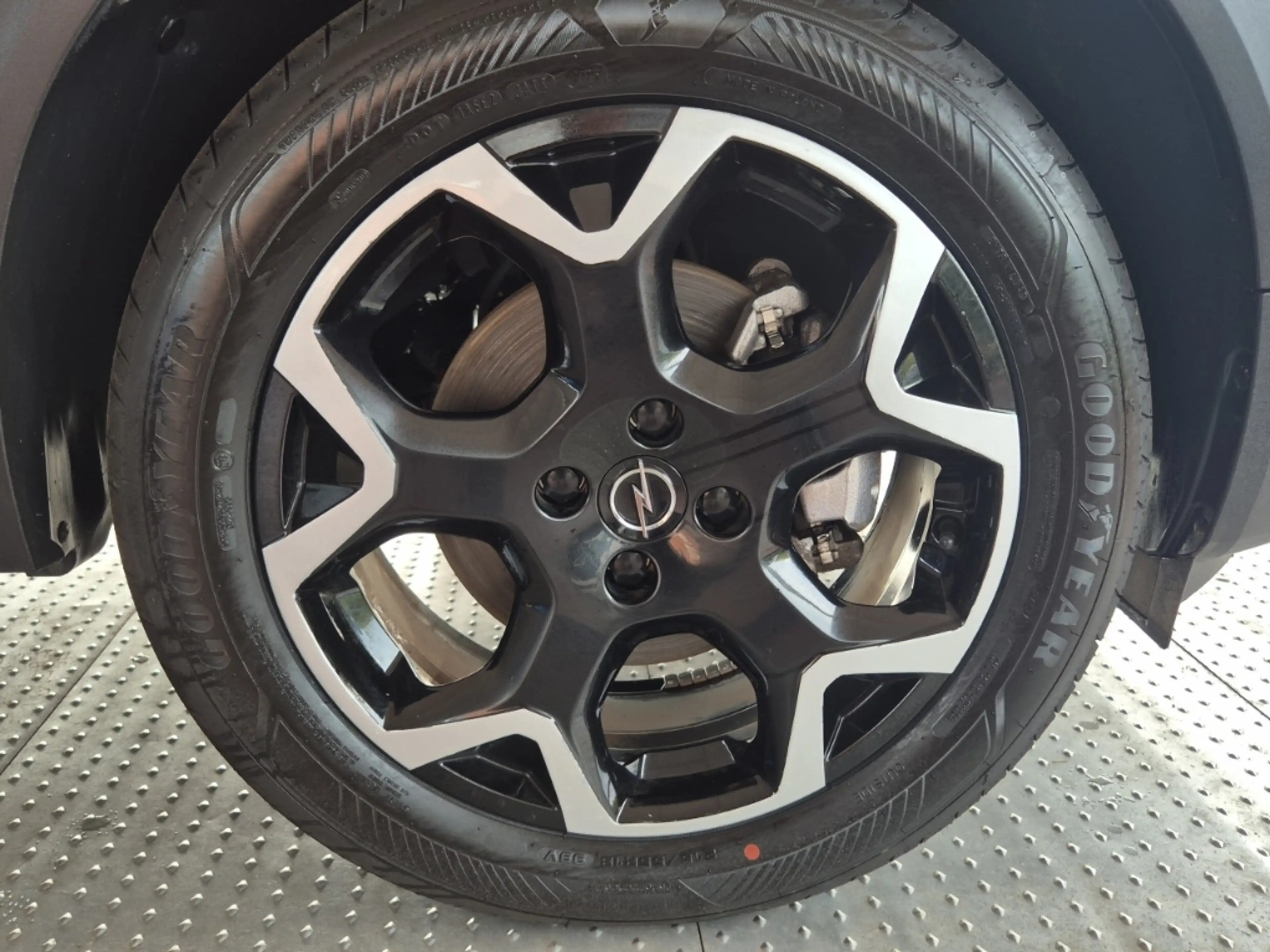 Opel Mokka-E Ultimate 11kw Charger Shz Navi Kamera — photo 11