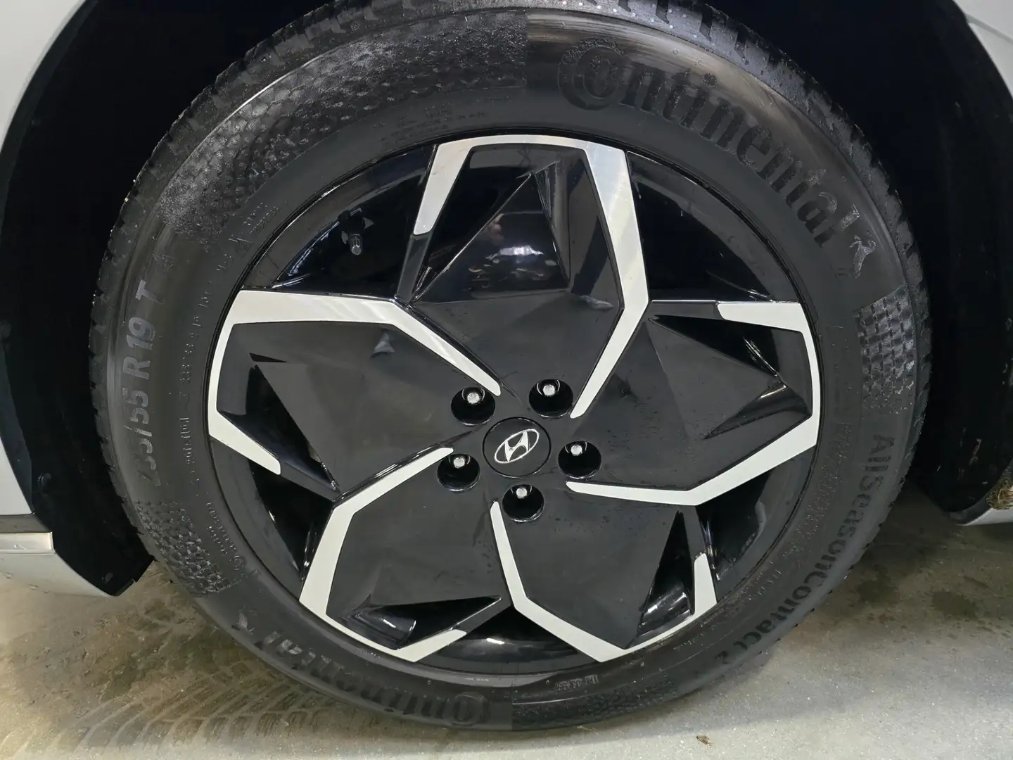 Hyundai IONIQ 5 Lounge 73kWh Leder 360 HUD Navi LED Clima 19"LM Grijs - 2