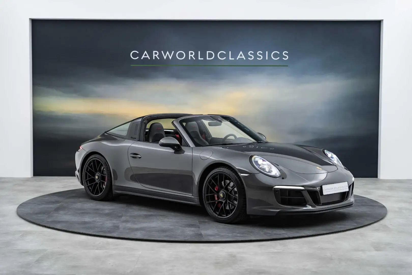 Porsche 991 991.2 - 3.0 TARGA 4 GTS | 4-wielsturing | 33.000km Grey - 1