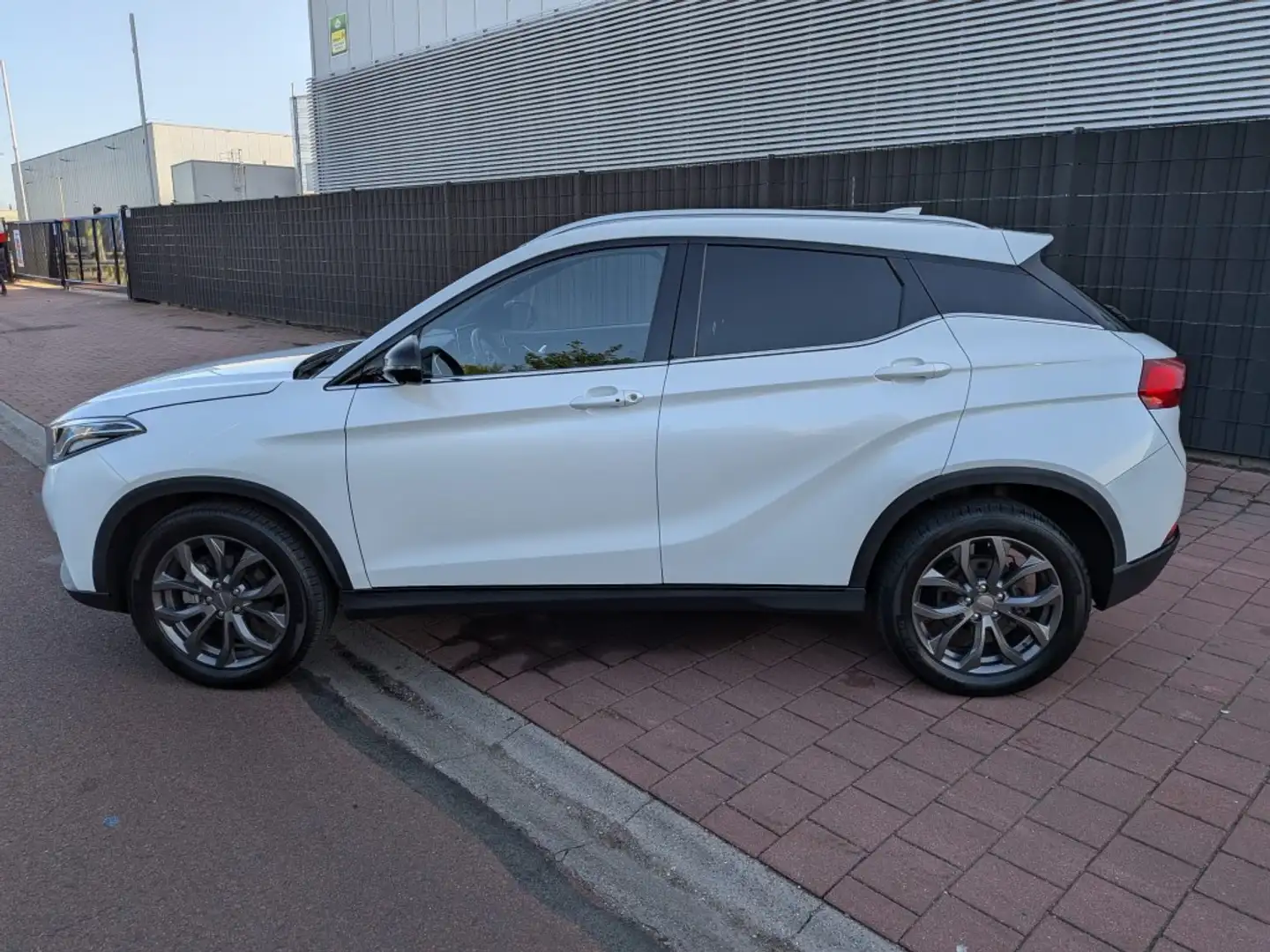 Seres Seres 3 52kWh 35 D KM Weiß - 2
