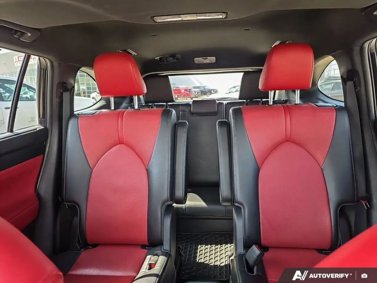 Toyota Highlander снимка Toyota Highlander