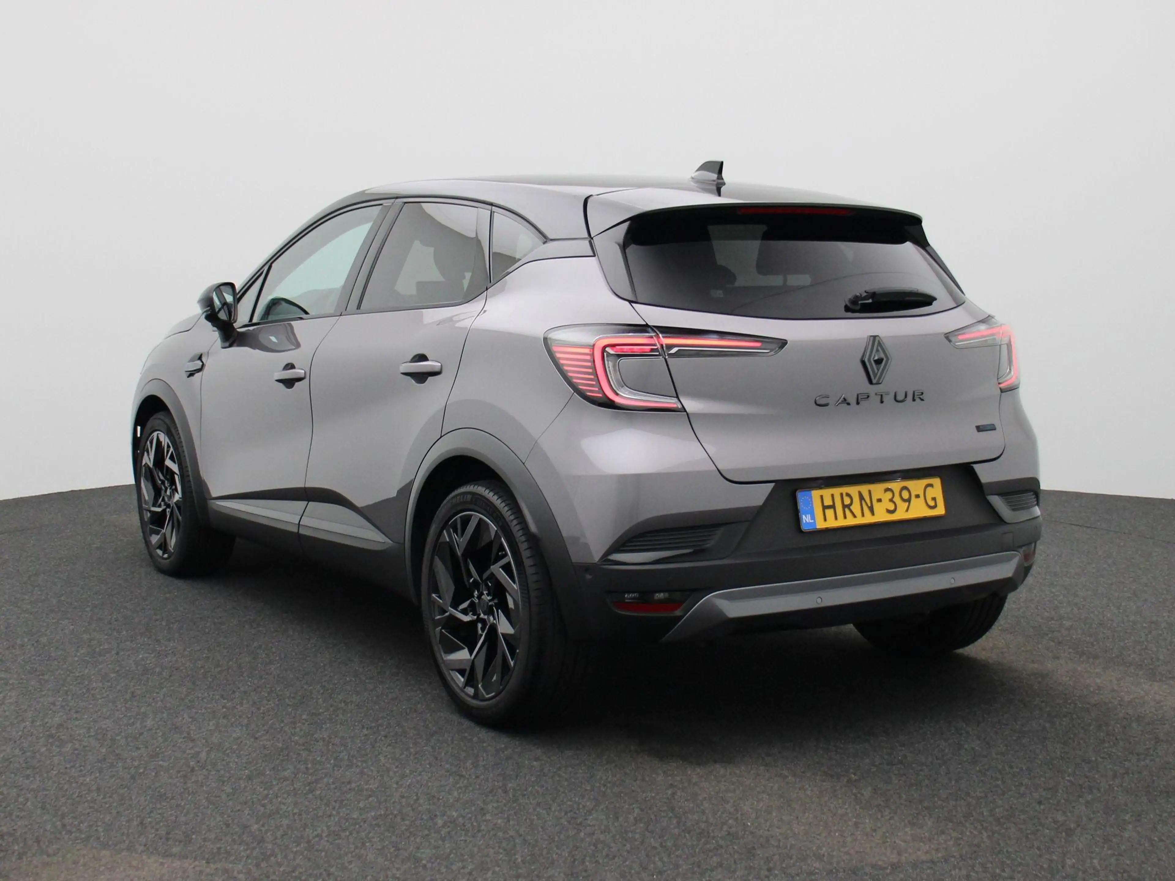 Renault Captur 1.6 E-Tech full hybrid 145 esprit Alpine — photo 2