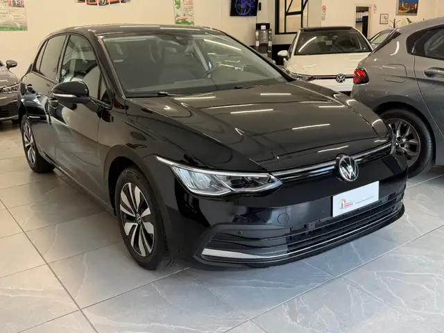Volkswagen Golf view 3