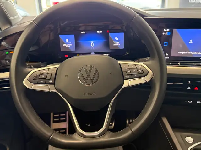 Volkswagen Golf view 17