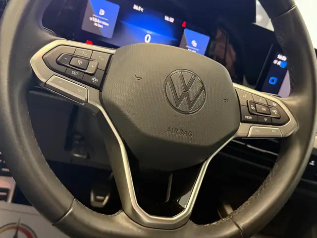 Volkswagen Golf view 19