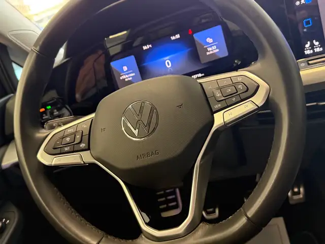 Volkswagen Golf view 18
