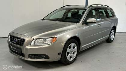 Volvo V70 2.5FT Momentum 232PK / AUTOMAAT / YOUNGTIMER
