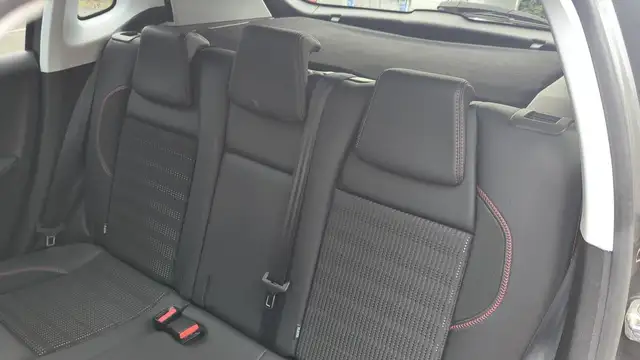 Peugeot 2008 view 9
