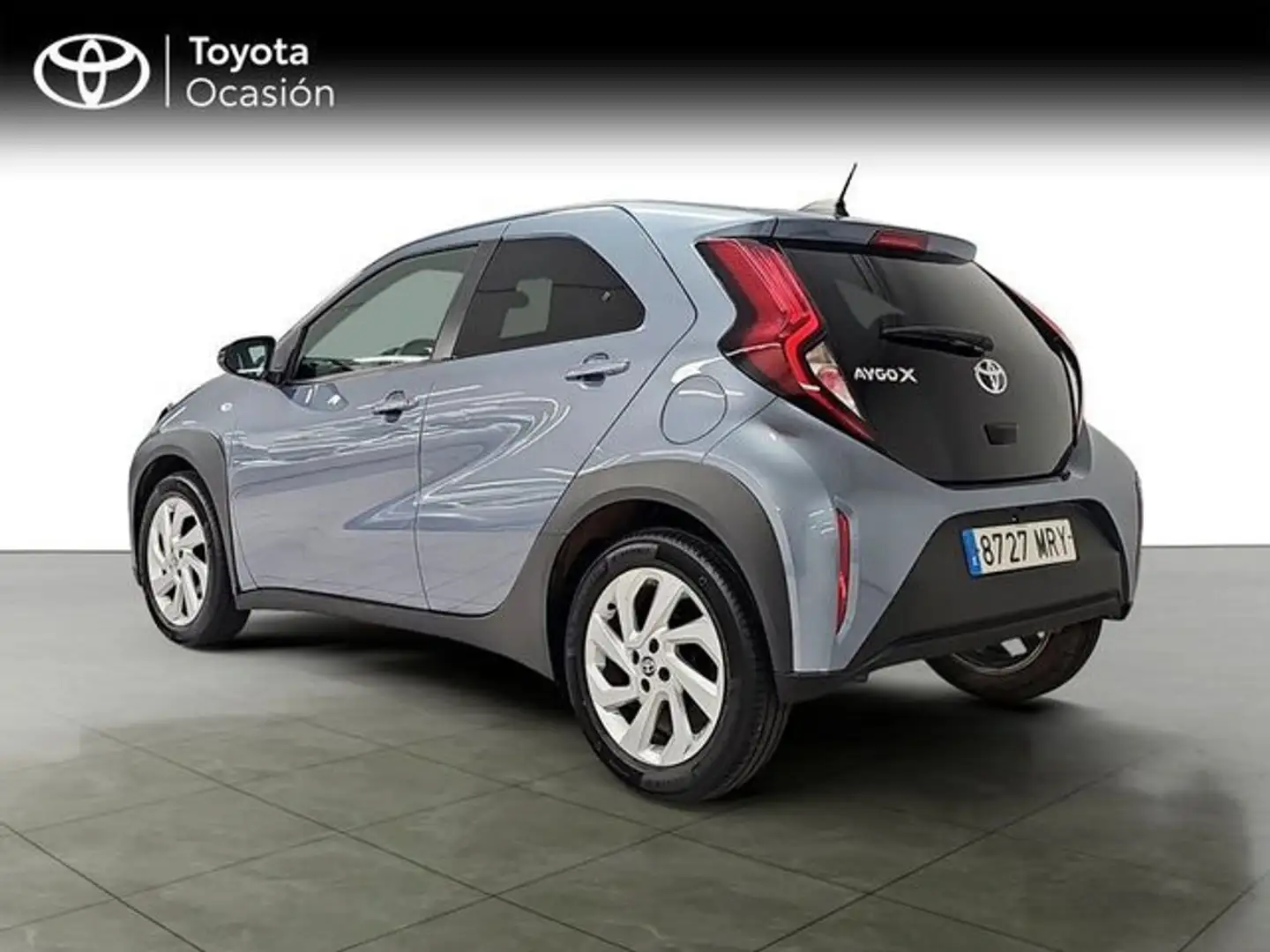 Toyota Aygo Play Gris - 2