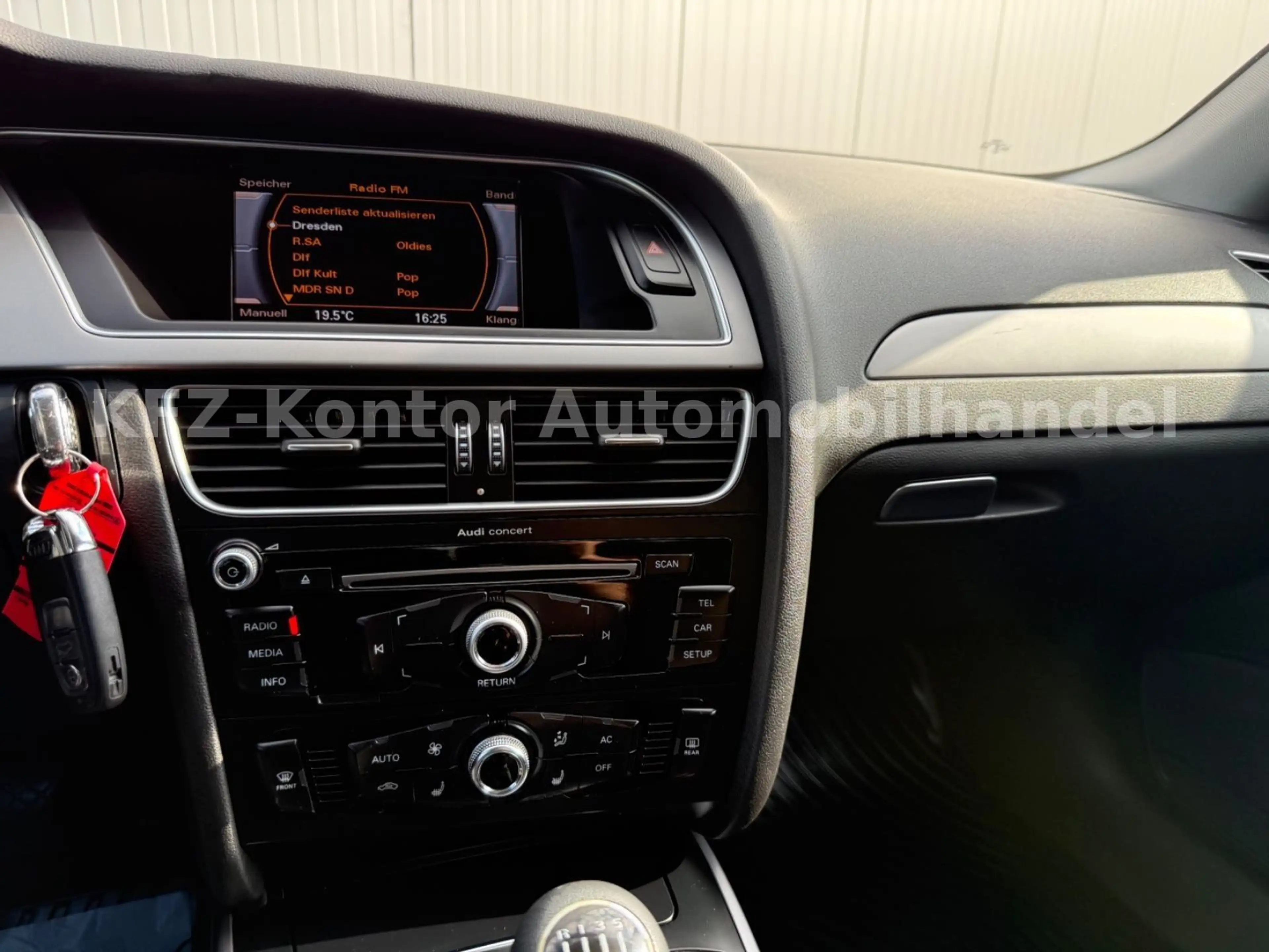 Audi A4 2.0 TDI Lim.  Attraction 1. Hand — photo 15