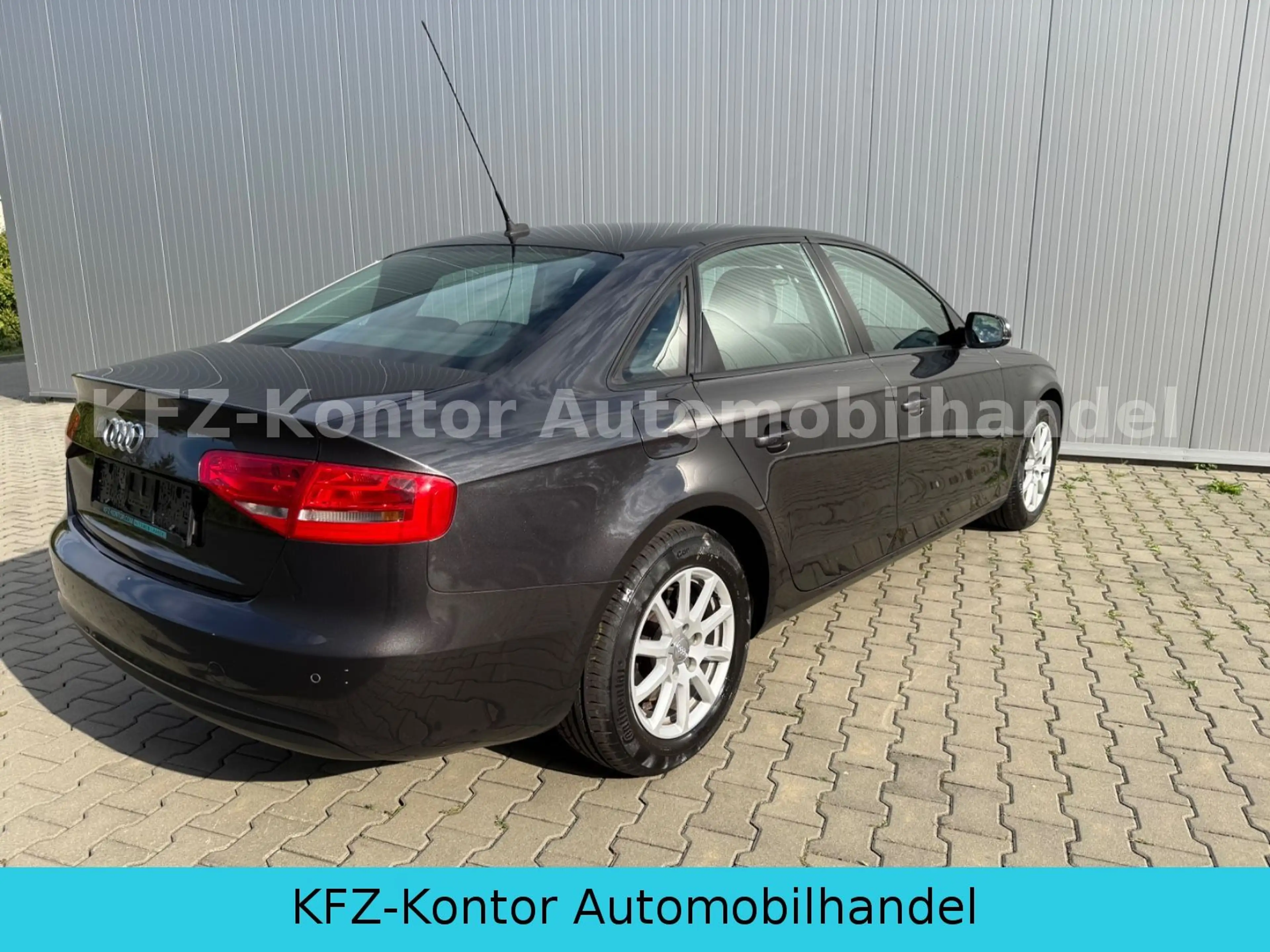 Audi A4 2.0 TDI Lim.  Attraction 1. Hand — photo 2